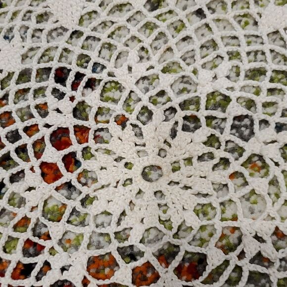 Vintage Handmade Crochet 17" Doilie Dresser Needlecraft Ecru Tabletop 524 - Picture 4 of 6